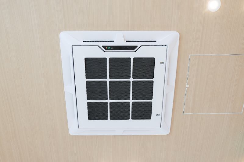 医療機関向け空気浄化装置(天井)